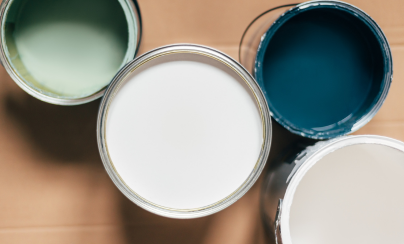 Les Peintures Satinées : Un Compromis Parfait entre Brillance, Élégance et Facilité d’Entretien