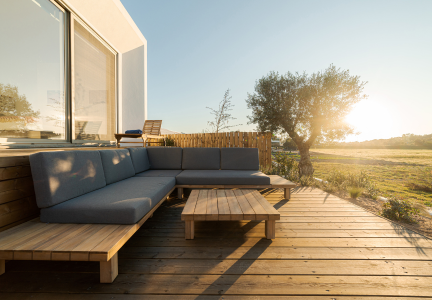 Revêtements de sol résistants pour les espaces extérieurs en été
